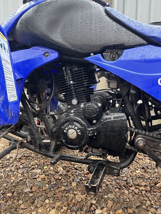Vand atv 250 albastru