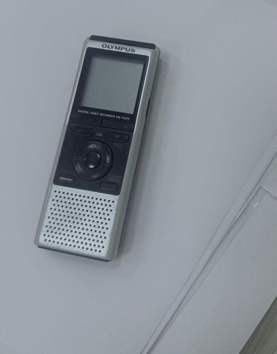 Продам рабочий Диктофон 10000