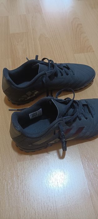 Детски футболни обувки