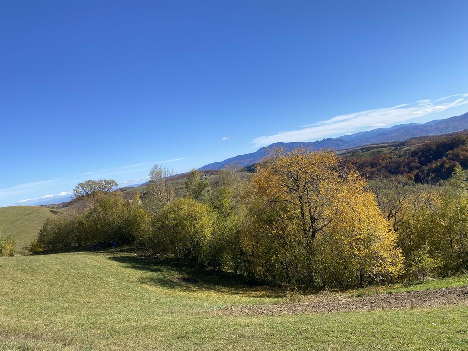 Vand teren intravilan cu priveliste deosebita