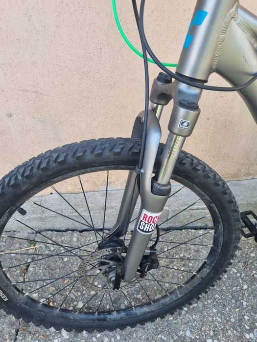 Bicicleta copii cube Acid 24 frana disc, defecta