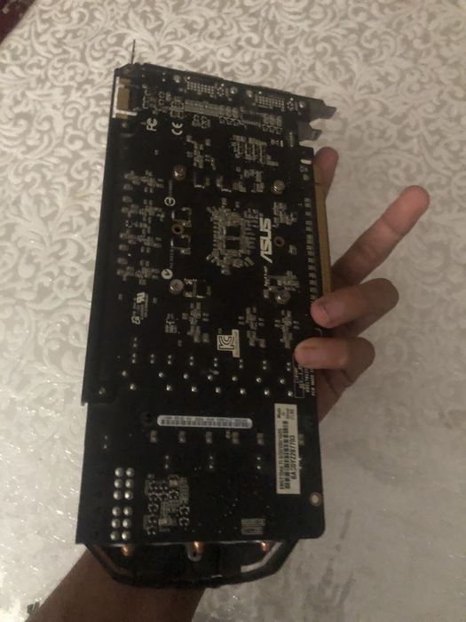 GTX 560 TI 256 bit 1 gb