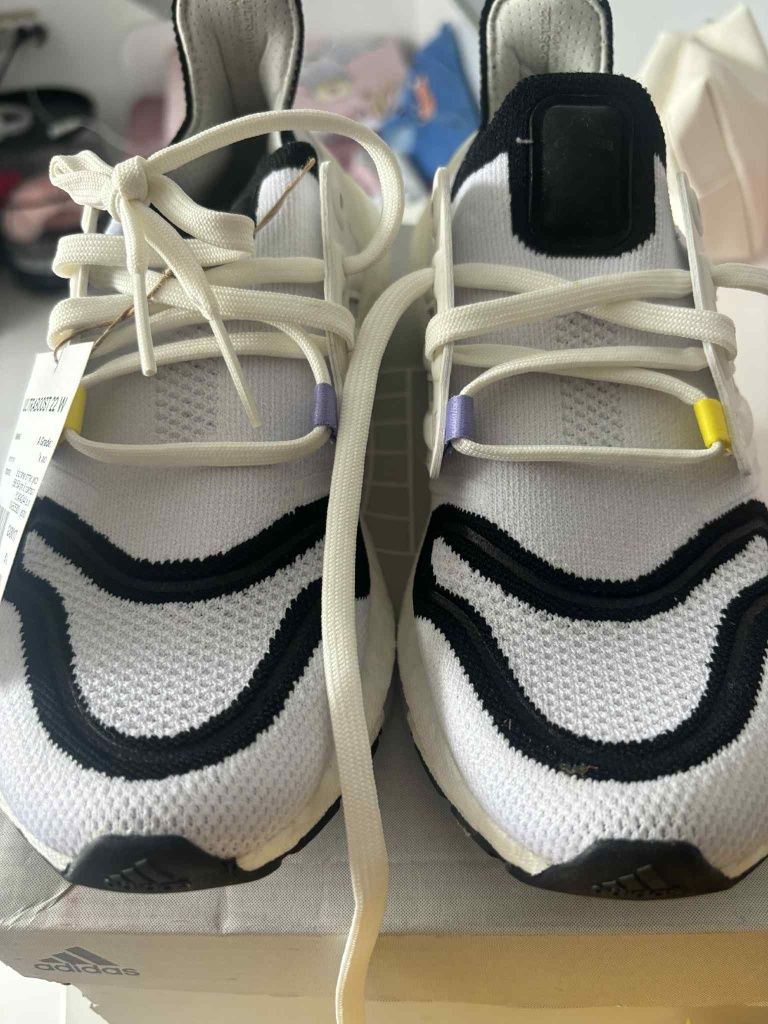 Маратонки adidas Ultraboost W22