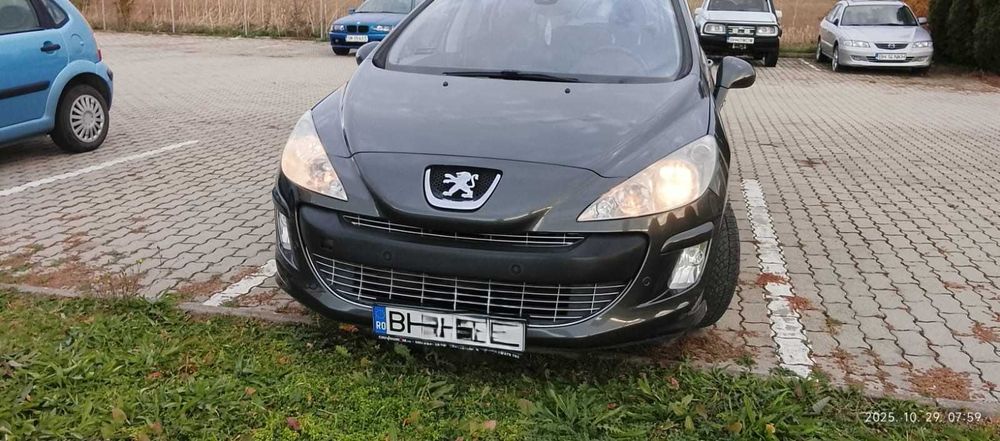 Vand Peugeot 308 ,an 2009 motor benzina 1.6 ,120 cp .sau schimb.