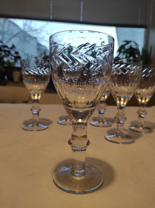 Кристален сервиз за вино