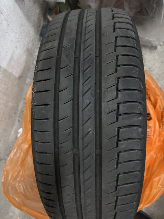 Летни гуми Continental Premium 215/55 R18