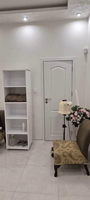 Дава се под наем Офис в Бургас, Център - 30 кв.м за 280.5 € - Снимка #2