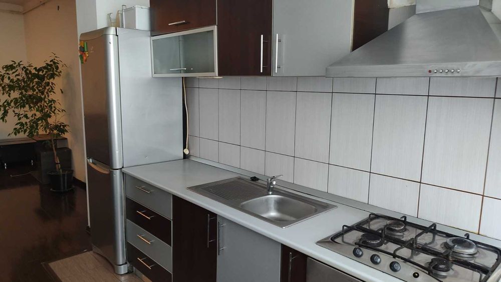 Inchiriez ap. 3 camere Strand