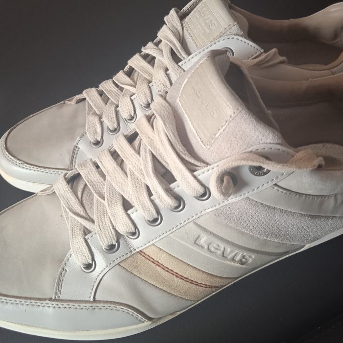 Кецове Levi's...