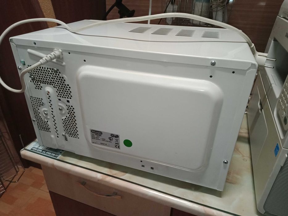 Cuptor cu microunde DeLonghi