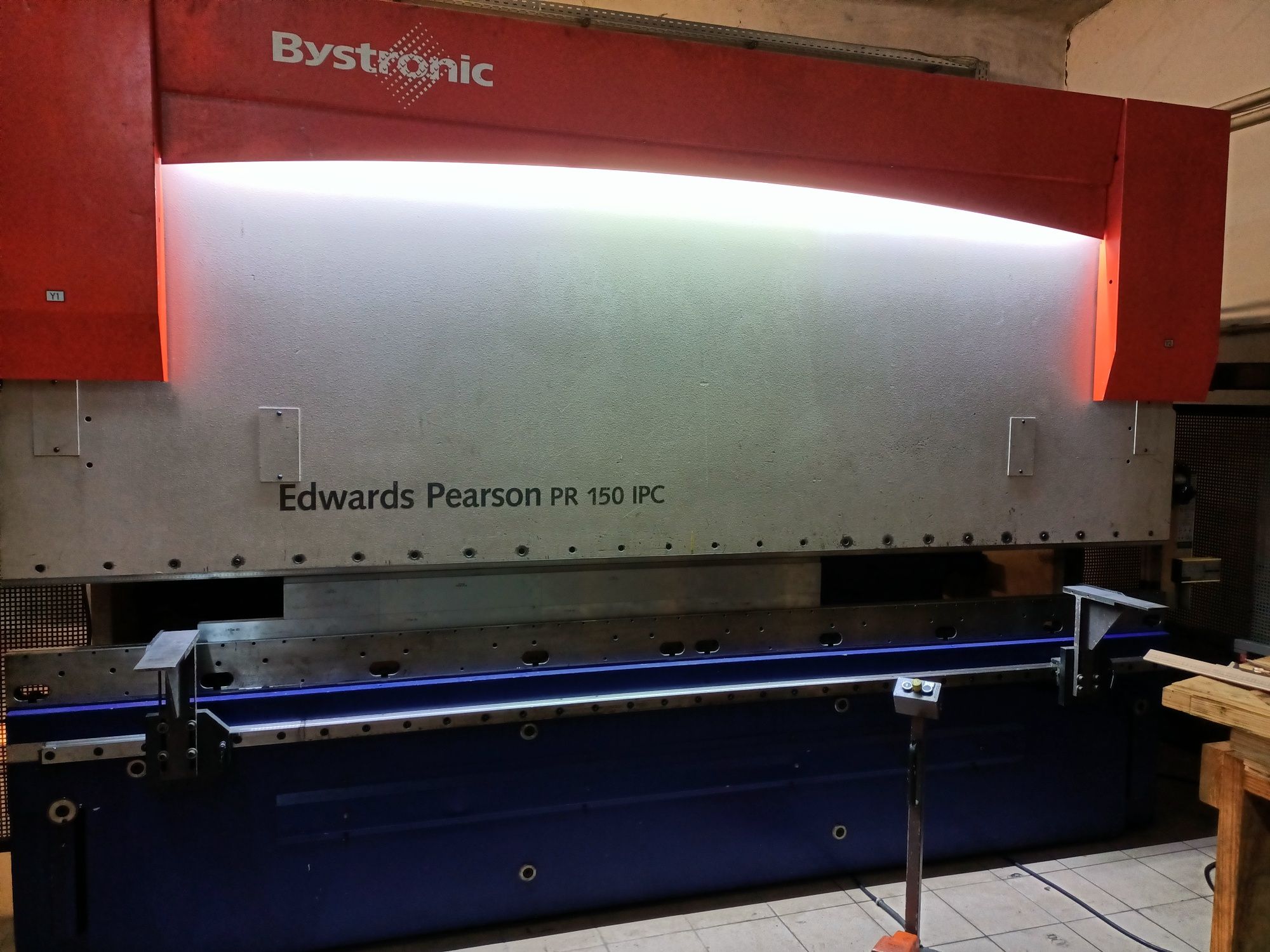 Abkant Bystronic CNC 4100 mm 6+1 axe 150 tone