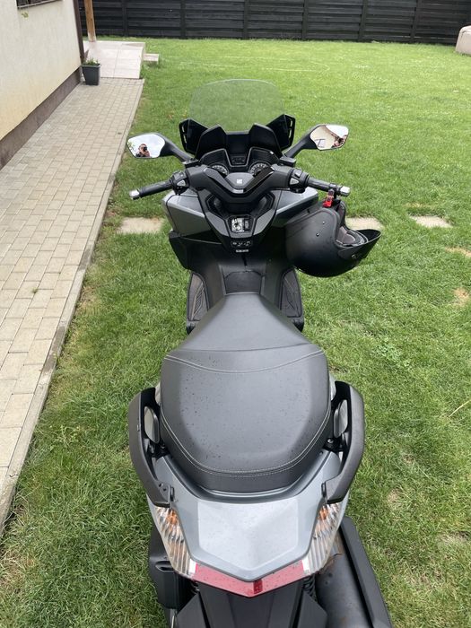 Honda forza 125