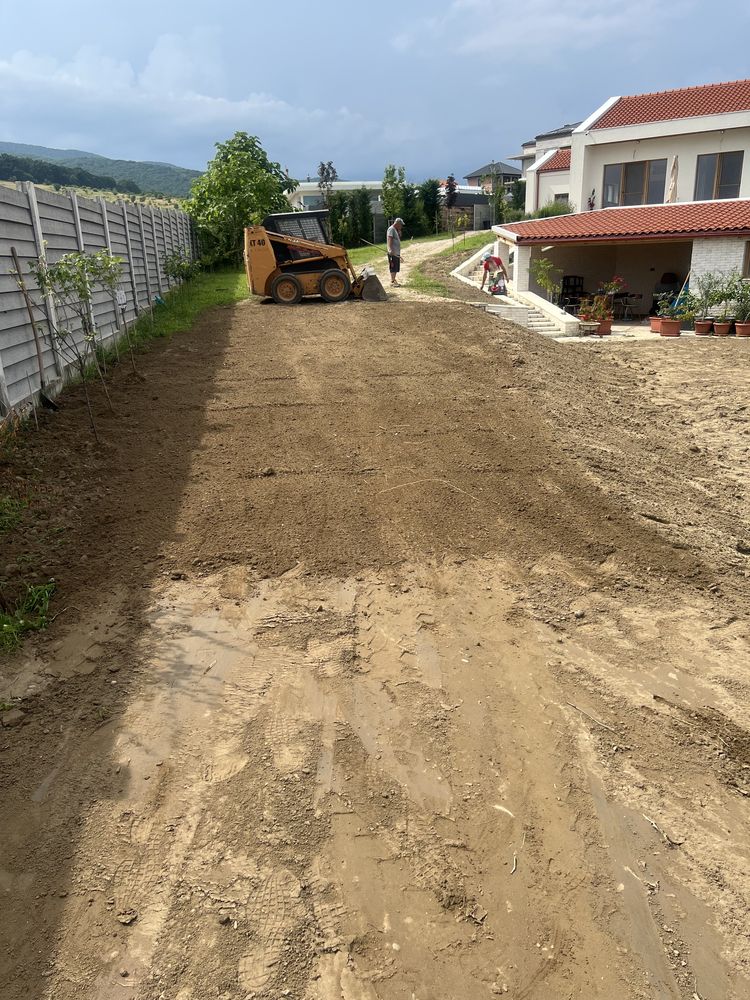 Miniexcavator de închiriat