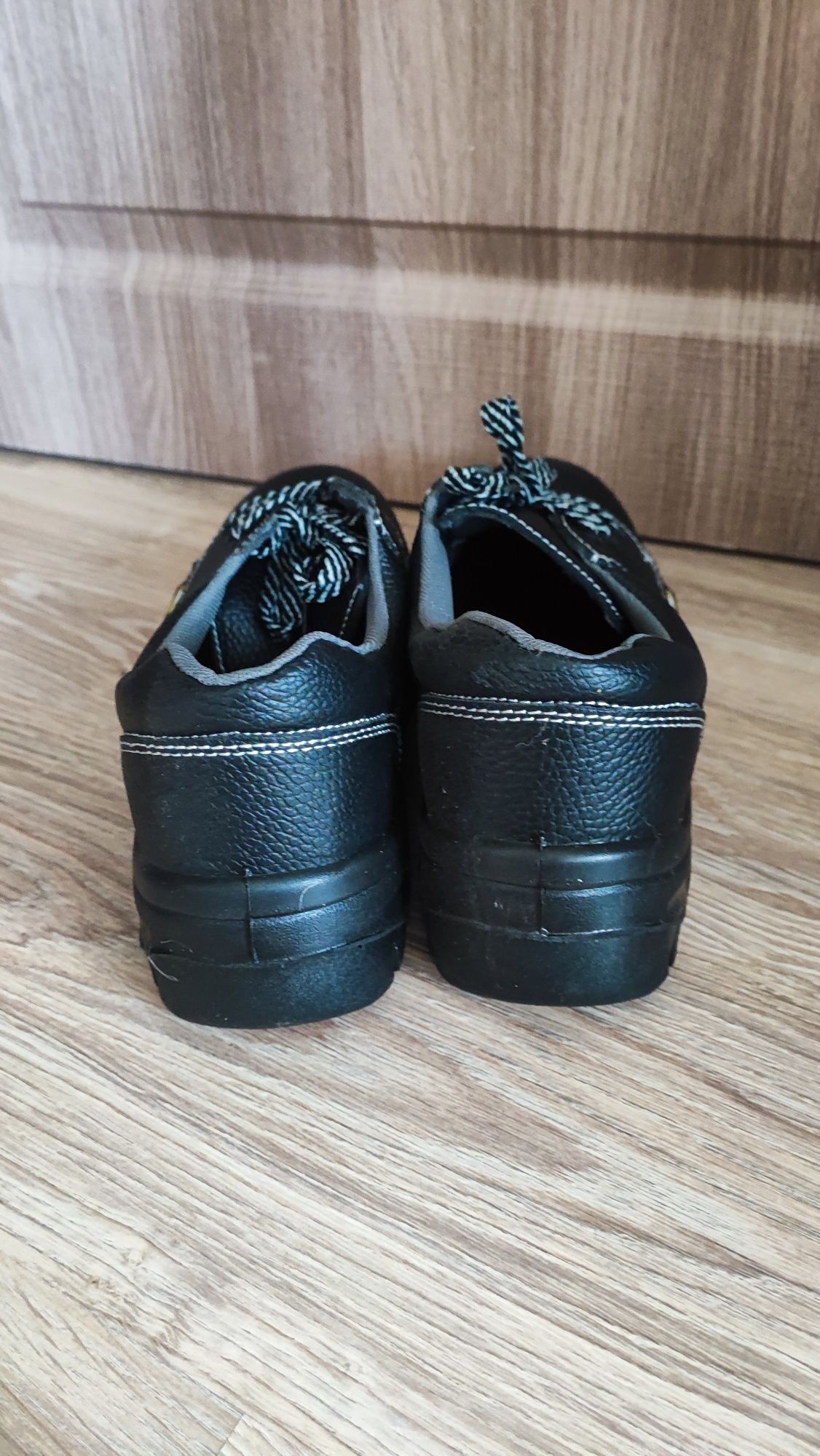 Мъжки обувки Safety shoes 44 номер