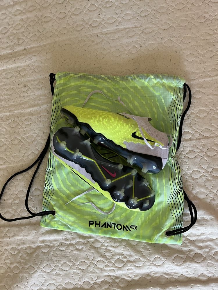 Професионални бутонки nike phantom gx 40 номер