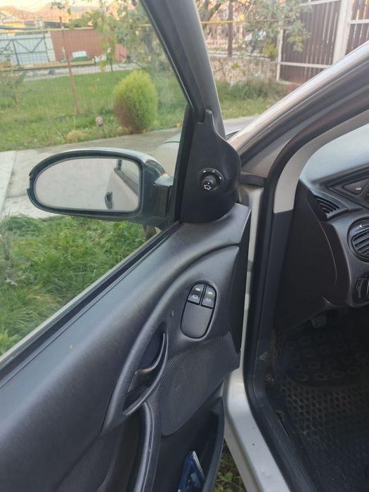 Ford focus 1.6 benzina 2001