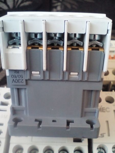 Контактори -  LS -schneider има и 24 волтови