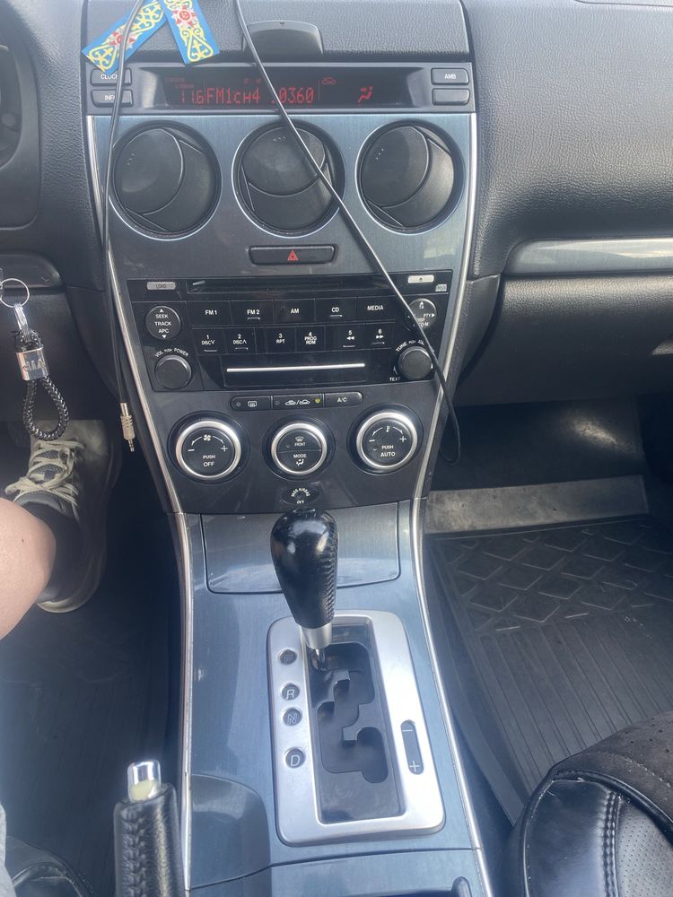 Автомобиль mazda 6