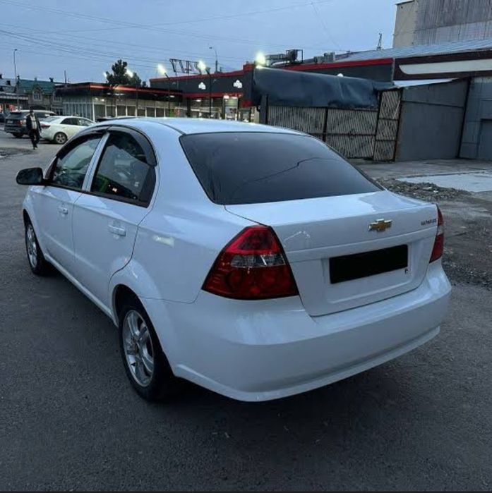 Нексия 3 сотилади