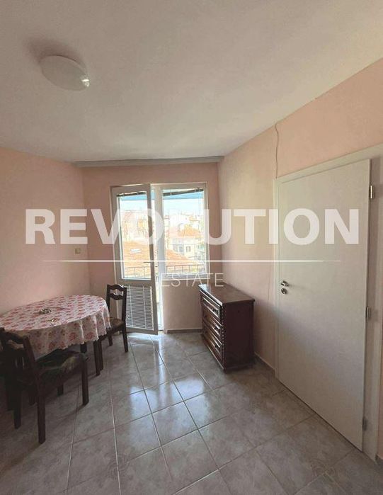 Дава се под наем Двустаен апартамент в Варна, Център - 40 кв.м за 300 € - Снимка #1