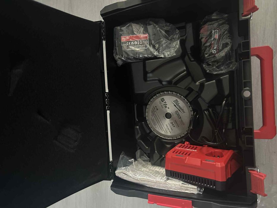 Акумулаторен ръчен циркуляр за метал Milwaukee M18FMCS-502X