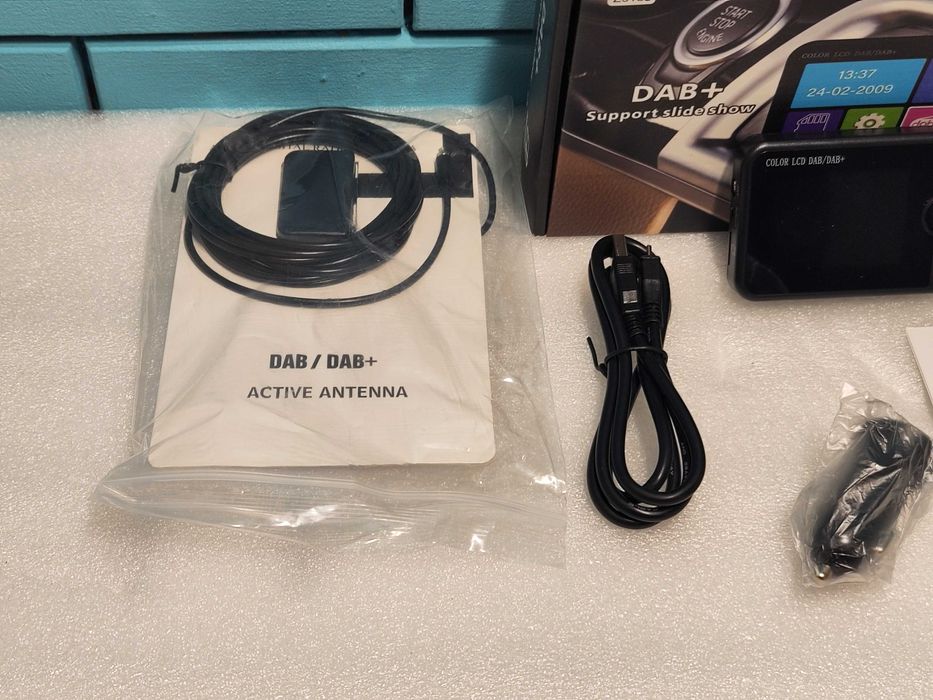 Hikity преносим DAB адаптер за кола с Bluetooth и LCD дисплей