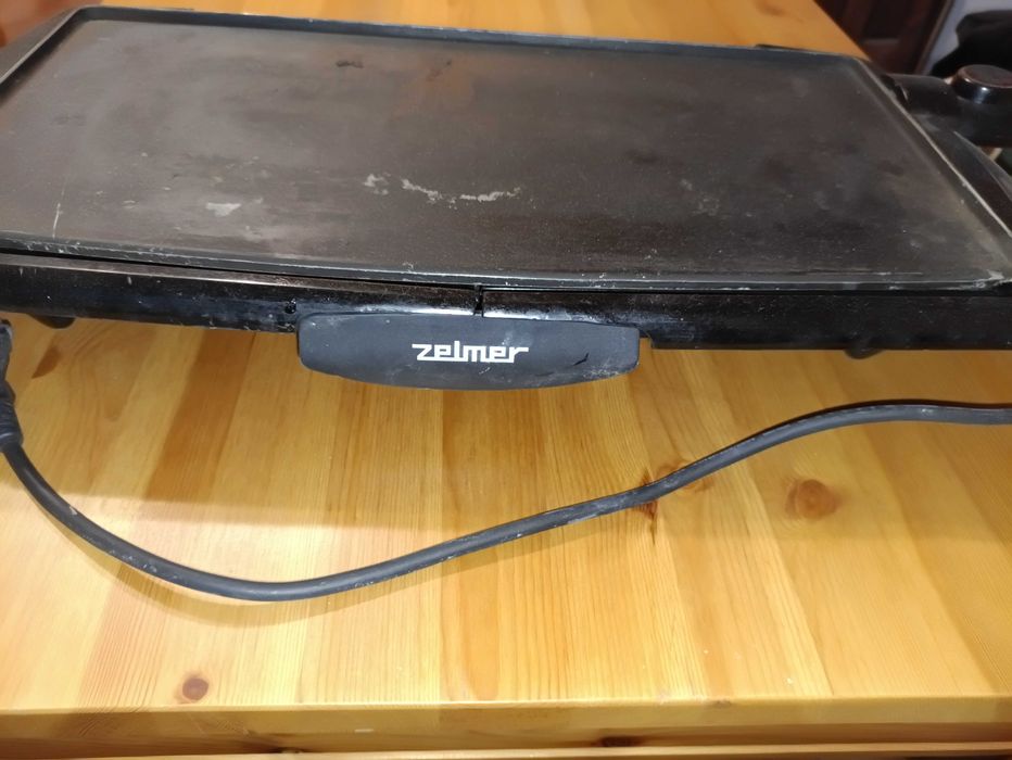 Продавам електрическа плоча за печене Zelmer