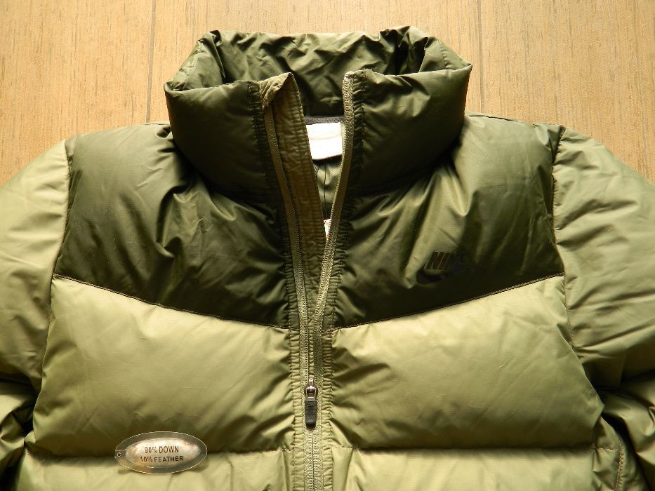 Jacheta Nike, NOUA, marimea S, cu puf gasca, fara gluga, 495 lei