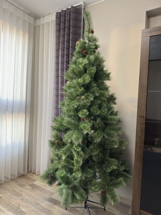 Гъста Коледна елха с шишарки, 210 сантиметра