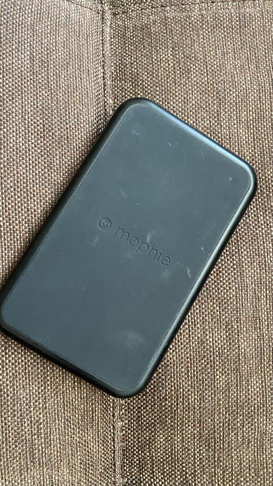 Mophie wireless QI charger безжично зарядно