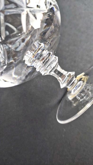 Комплект от 5 масивни кристални чаши за коняк