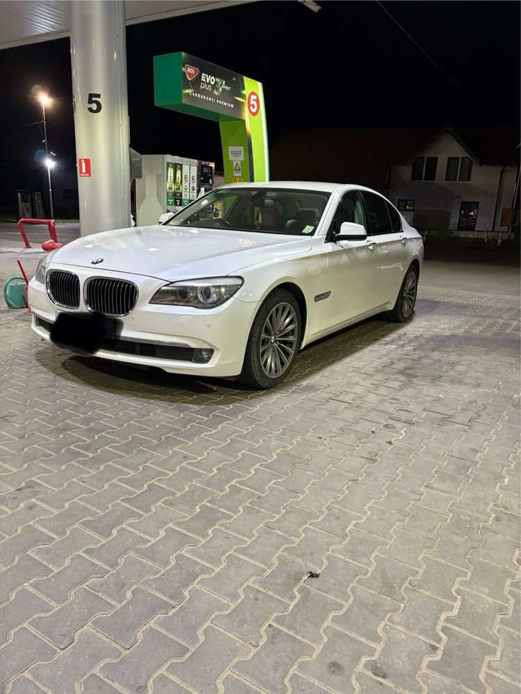 Dezmembrez bmw seria 7 f01 245 cai