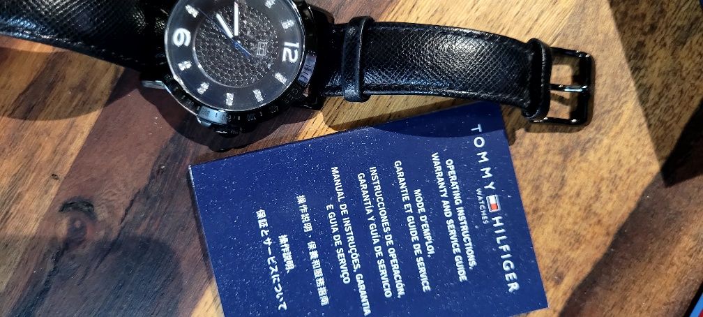 Часовник Tommy Hilfiger