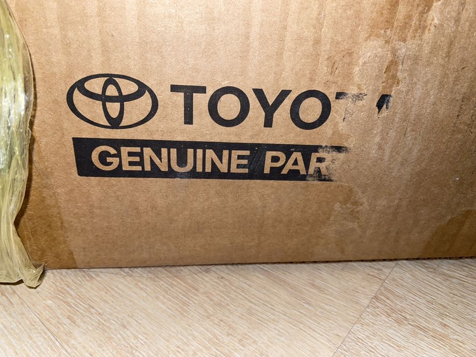 Продам амортизаторы тойота сиенна