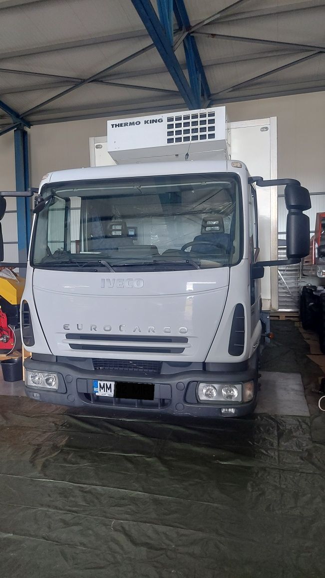 Camion frigorific Iveco Eurocargo /cabina cu pat