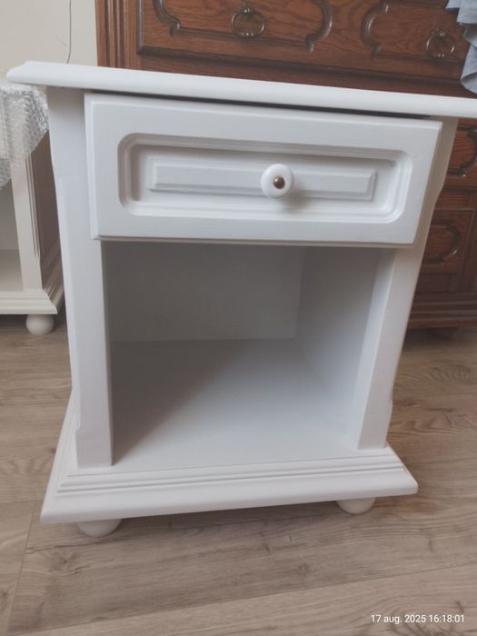 Vand 2 noptiere reconditionate