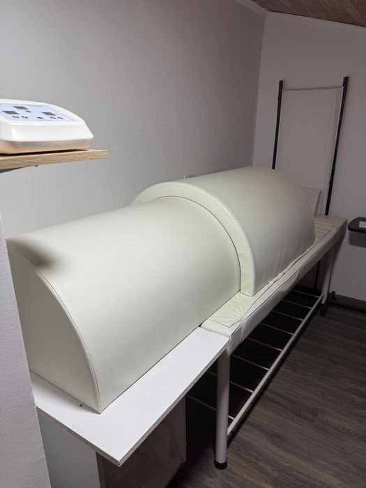 Vând salon complet echipat – Aparate profesionale + 4 paturi