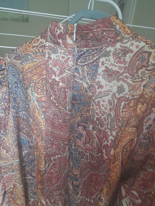 Красива рокля около коляното