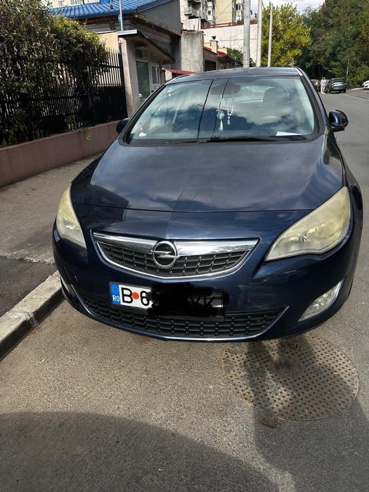 Opel astra J 2010 pret 2750 euro