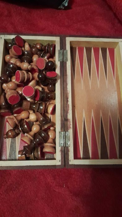 vand mini-tabla de sah si 2 seturi de piese