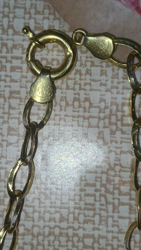 Продават се златни канци