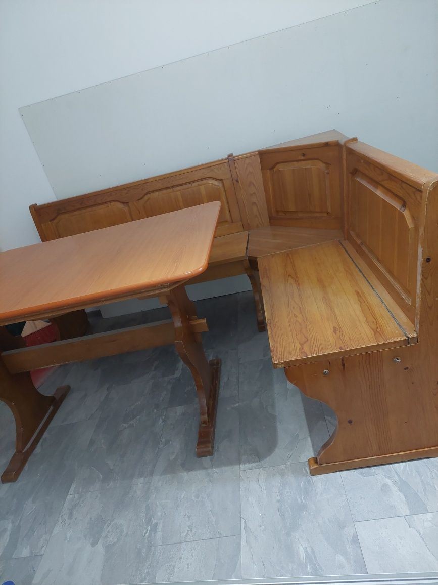 Colțar de bucătărie+masa