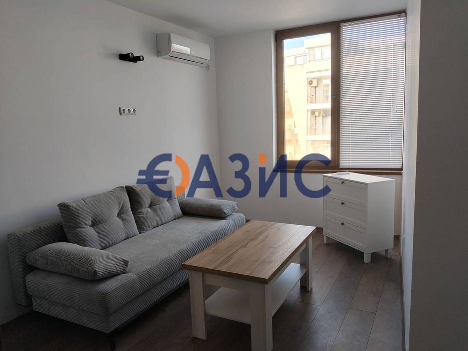 Продава се Тристаен апартамент в к.к. Слънчев бряг - 76 кв.м за 1028 €/кв.м - Снимка #8