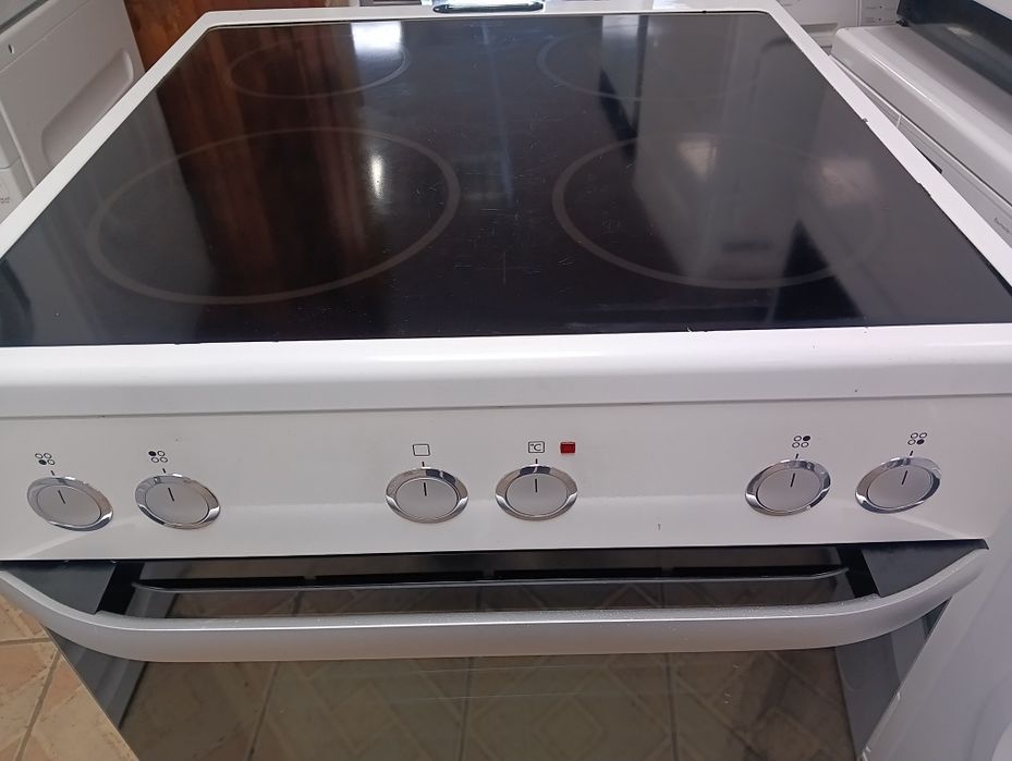 Свободно стояща печка с керамичен плот VOSS Electrolux 2годиниГаранция