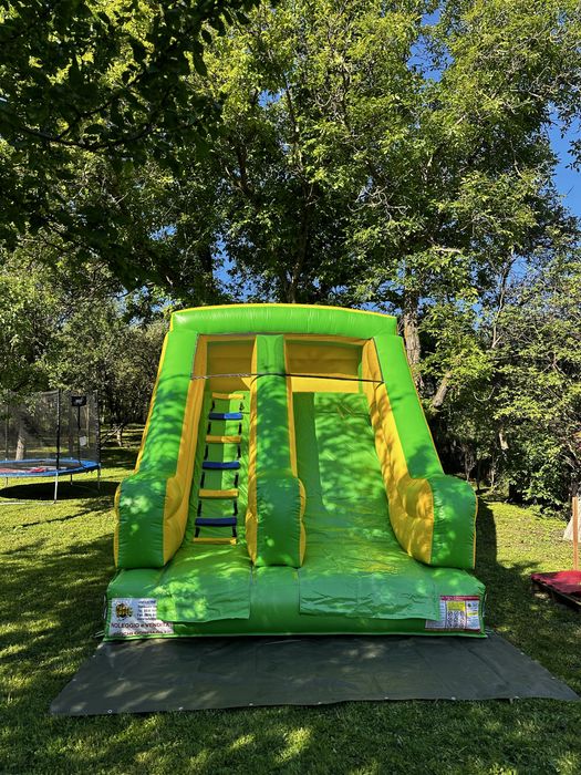 Vând tobogan/topogan gonflabil, fabricat în Italia, PVC