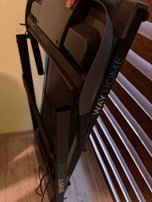 Бягаща пътека Cecotec 600W – сгъваема, 12 програми