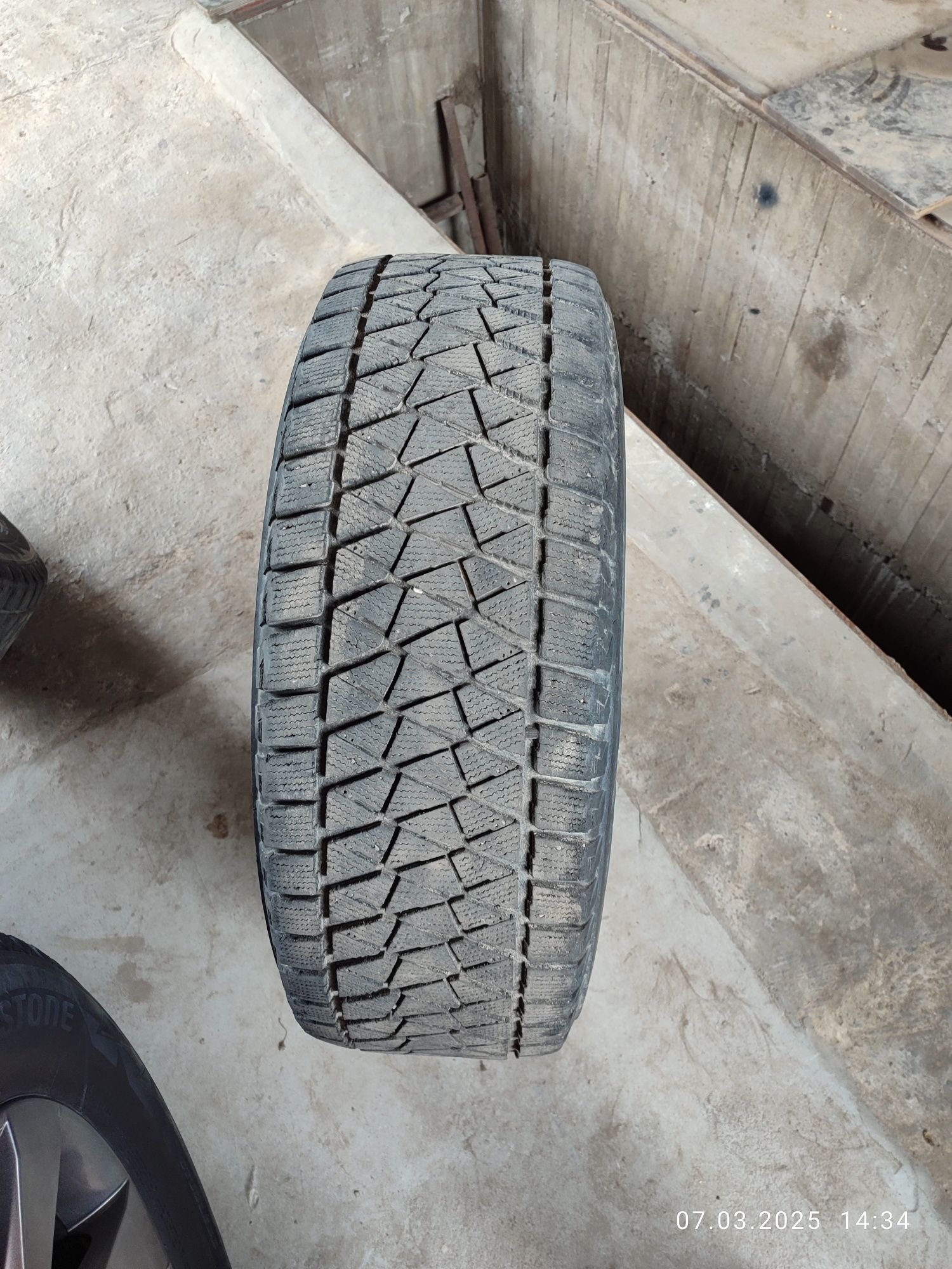Зимние шины "Bridgestone"