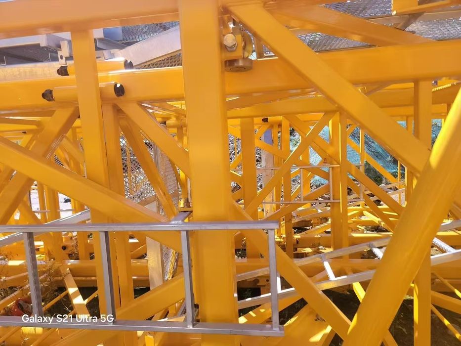 Bashenniy kran 2023 yilda ishlab chiqarilgan