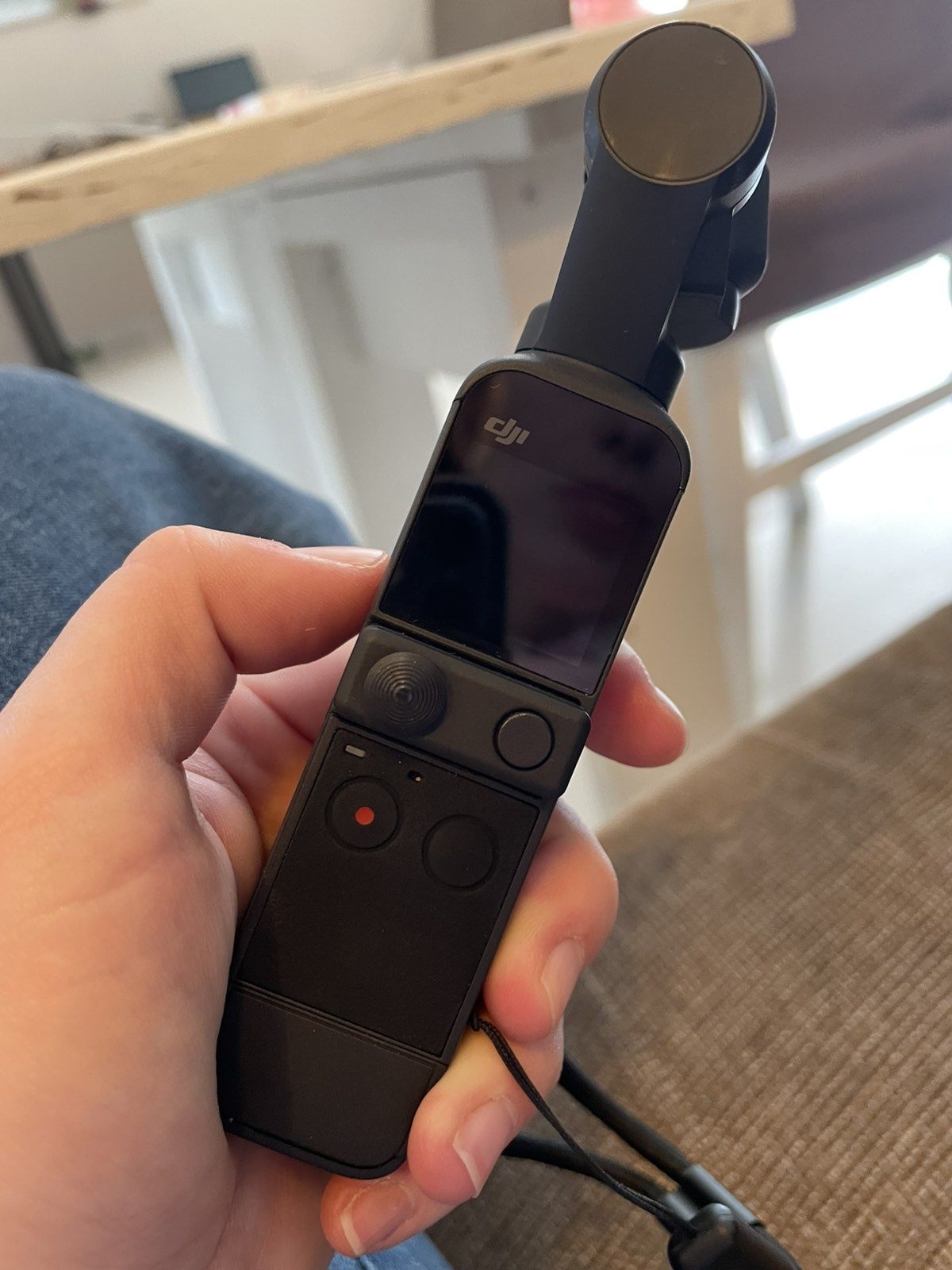 DJI OSMO POKET 2 Creator Combo
	•	Сензор: 1/1.7” CMOS
	•	Фотография: д