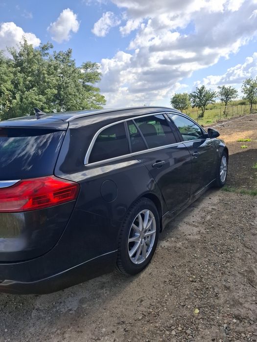 Vând Opel Insignia Sports Tourer SW